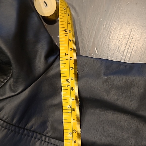 Streetwear society faux leather jacket. Size small - Picture 6 of 9